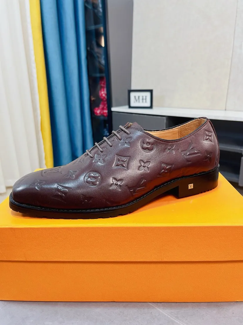Men's Men's Shoes 💰480🌹🌹《Lv》The latest and most popular casual business leather shoes, top brands [Seduce] Luxury ~ Purchasing, [Strong] The uppers are made of imported patent leather with printed original material ➕ Genuine leather lining (•) fine workmanship. The original stylish and stylish soft rubber wear-resistant and non-slip outsole is light and comfortable on the feet. The real thing looks better in real life. 38-44, 45 can be customized.